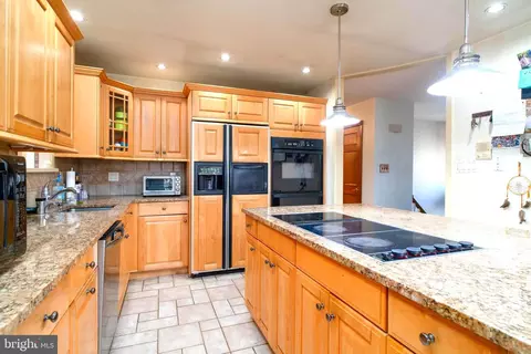 Kitchen - 38 Summit Dr, Tabernacle, NJ 08088 photo 3 of 4