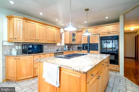 Kitchen - 38 Summit Dr, Tabernacle, NJ 08088 photo 4 of 4