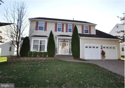 18 Brentwood Dr, Burlington, NJ 08016