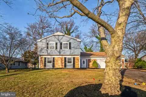 26 Tennyson Ln, Willingboro, NJ 08046