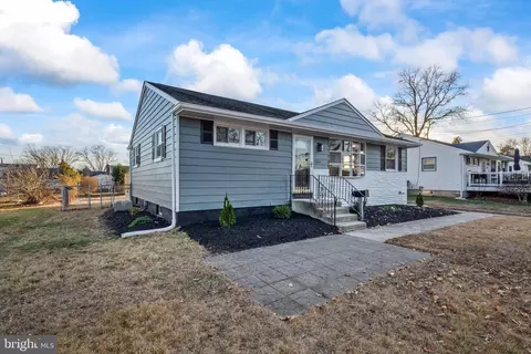 504 River Dr, Riverside, NJ 08075 photo 3