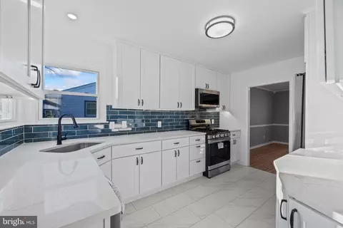 504 River Dr, Riverside, NJ 08075 photo 9