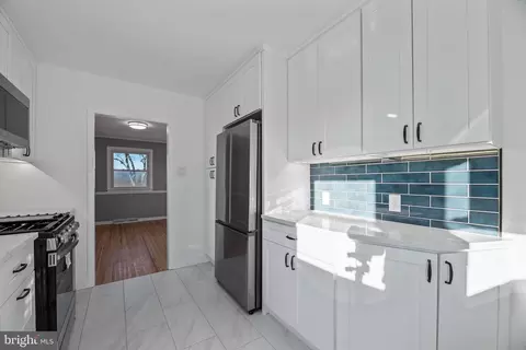 504 River Dr, Riverside, NJ 08075 photo 8