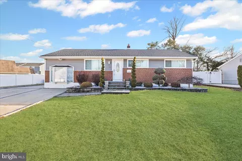 214 S Garden Blvd, Edgewater Park, NJ 08010