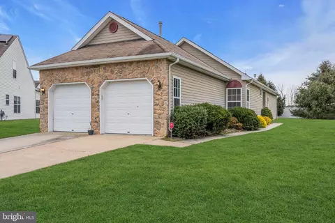 9 Madison Ct, Beverly, NJ 08010