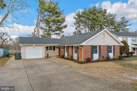 29 Montclair Ln, Willingboro, NJ 08046