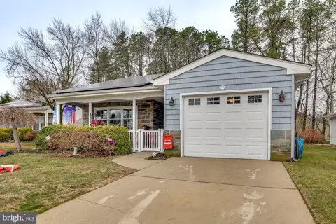 77 Huntington Dr, Southampton, NJ 08088