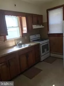 Entry Way - 304 Clay St, Riverside, NJ 08075 photo 3 of 7