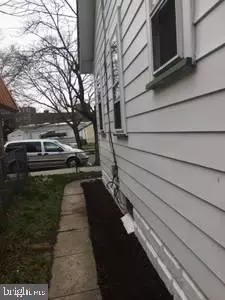 Entry Way - 304 Clay St, Riverside, NJ 08075 photo 1 of 7