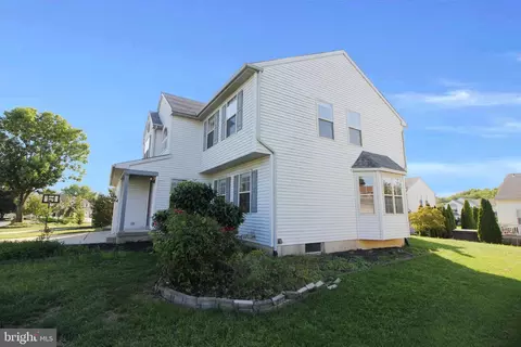 Exterior - 6 Teaberry Ln, Delran, NJ 08075 photo 5 of 8