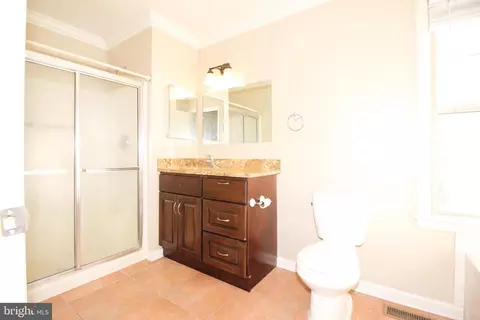 Bath - 6 Teaberry Ln, Delran, NJ 08075 photo 1 of 3