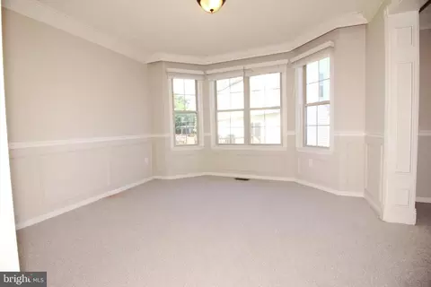 Living - 6 Teaberry Ln, Delran, NJ 08075 photo 3 of 9