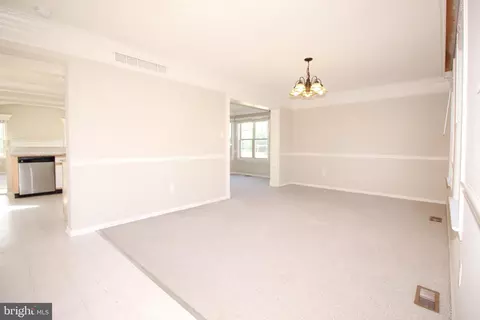 Living - 6 Teaberry Ln, Delran, NJ 08075 photo 1 of 9