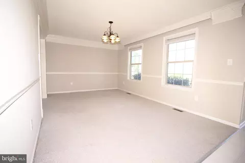 Living - 6 Teaberry Ln, Delran, NJ 08075 photo 8 of 9
