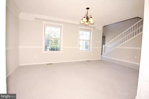 Living - 6 Teaberry Ln, Delran, NJ 08075 photo 4 of 9