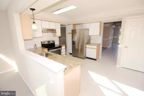 Kitchen - 6 Teaberry Ln, Delran, NJ 08075 photo 3 of 3