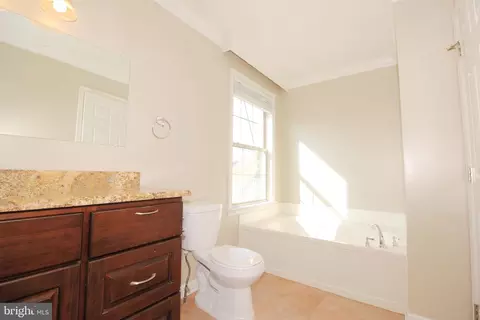 Bath - 6 Teaberry Ln, Delran, NJ 08075 photo 2 of 3