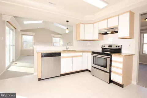 Kitchen - 6 Teaberry Ln, Delran, NJ 08075 photo 1 of 3