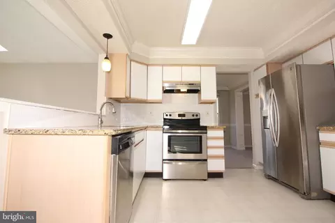 Kitchen - 6 Teaberry Ln, Delran, NJ 08075 photo 2 of 3
