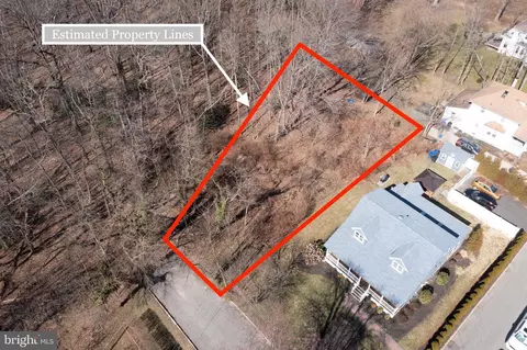 543 Bethel Ave, Moorestown, NJ 08057