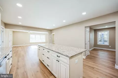 Entry Way - 198 Stokes Rd, Shamong, NJ 08088 photo 5 of 9