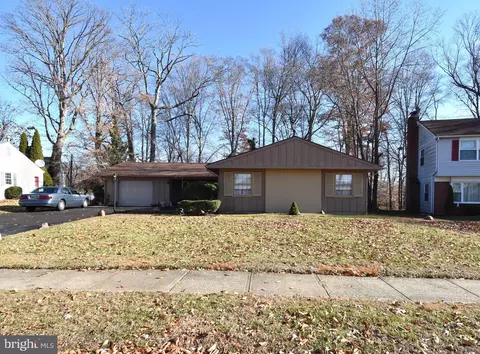 92 Niagara Ln, Willingboro, NJ 08046