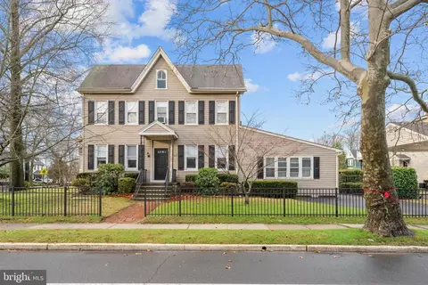 835 Cinnaminson Ave, Palmyra, NJ 08065