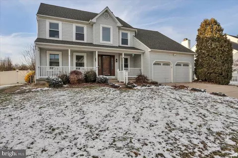 4 Turnbridge Dr, Lumberton, NJ 08048