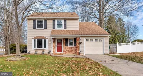 2 Mahogany Ct, Eastampton, NJ 08060