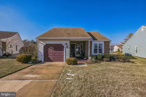 Exterior - 3 Ewing Ct, Mount Laurel, NJ 08054 photo 1 of 4