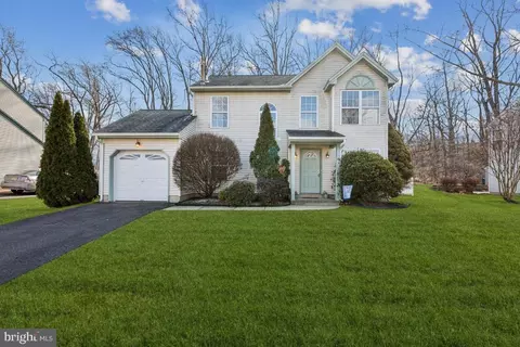 48 Vincent Dr, Burlington, NJ 08016