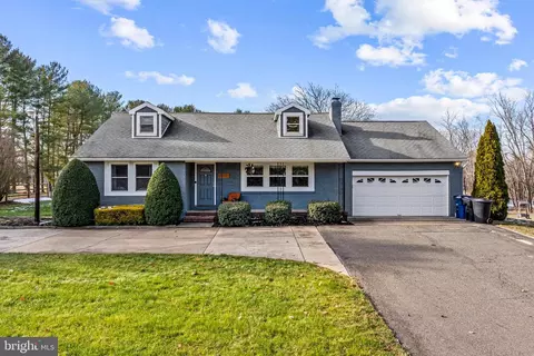 11 Jennings Rd, Medford, NJ 08055