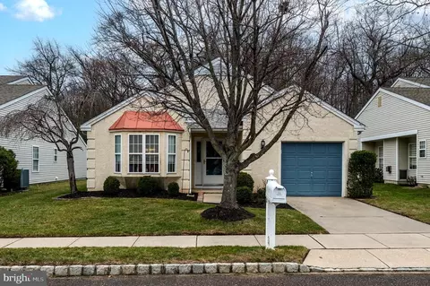 515 Hydrangea Dr, Mount Laurel, NJ 08054 photo 2