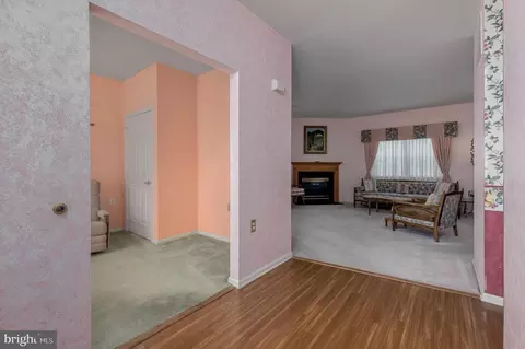 Entry Way - 2 Ashley Dr, Delran, NJ 08075 photo 2 of 2