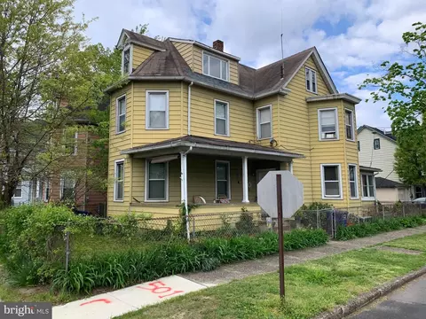 128 Church St, Beverly, NJ 08010