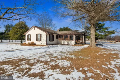 2620 Monmouth Rd, Jobstown, NJ 08041