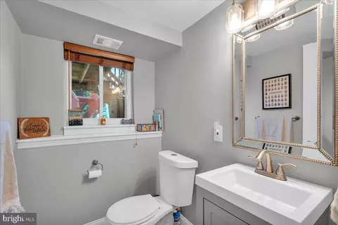 Bath - 4 Stevens Dr, Delran, NJ 08075 photo 2 of 2