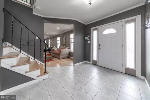 Entry Way - 105 Cobblestone Dr, Mount Laurel, NJ 08054 photo 2 of 9