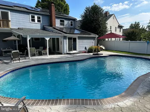 Exterior - 105 Cobblestone Dr, Mount Laurel, NJ 08054 photo 7 of 9