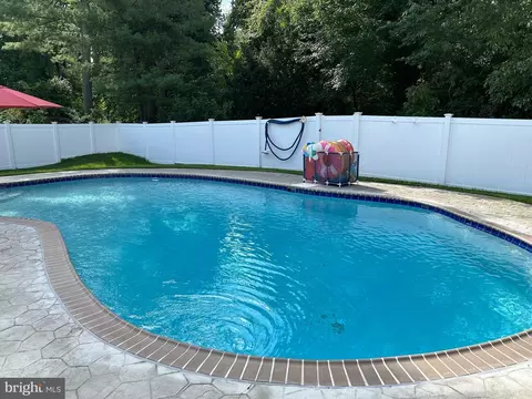 Exterior - 105 Cobblestone Dr, Mount Laurel, NJ 08054 photo 6 of 9