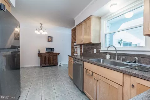 Kitchen - 105 Cobblestone Dr, Mount Laurel, NJ 08054 photo 2 of 3