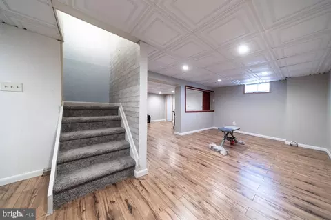 Entry Way - 105 Cobblestone Dr, Mount Laurel, NJ 08054 photo 5 of 9