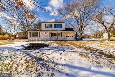43 Oak Ave, Marlton, NJ 08053