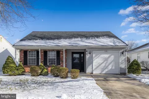 6 Fernwood Ct, Columbus, NJ 08022