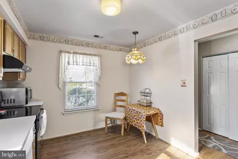 Entry Way - 20 E Oleander Dr, Mount Laurel, NJ 08054 photo 3 of 5