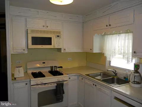 77 Holly Ct, Tabernacle, NJ 08088 photo 10