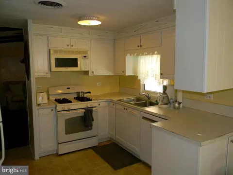 77 Holly Ct, Tabernacle, NJ 08088 photo 12