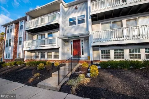 73 Sweetfern Ct, Marlton, NJ 08053