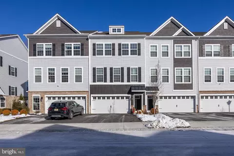 55 Autumn Park Dr, Medford, NJ 08055