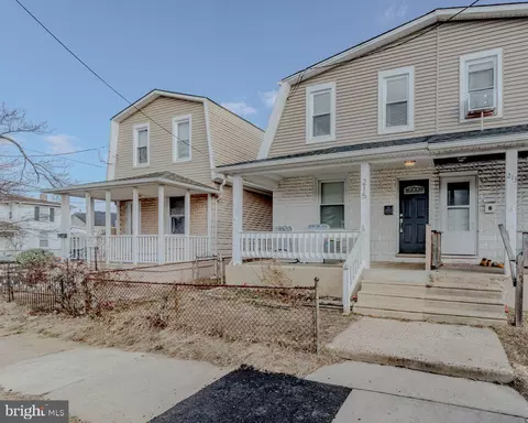215 N Fairview St, Riverside, NJ 08075